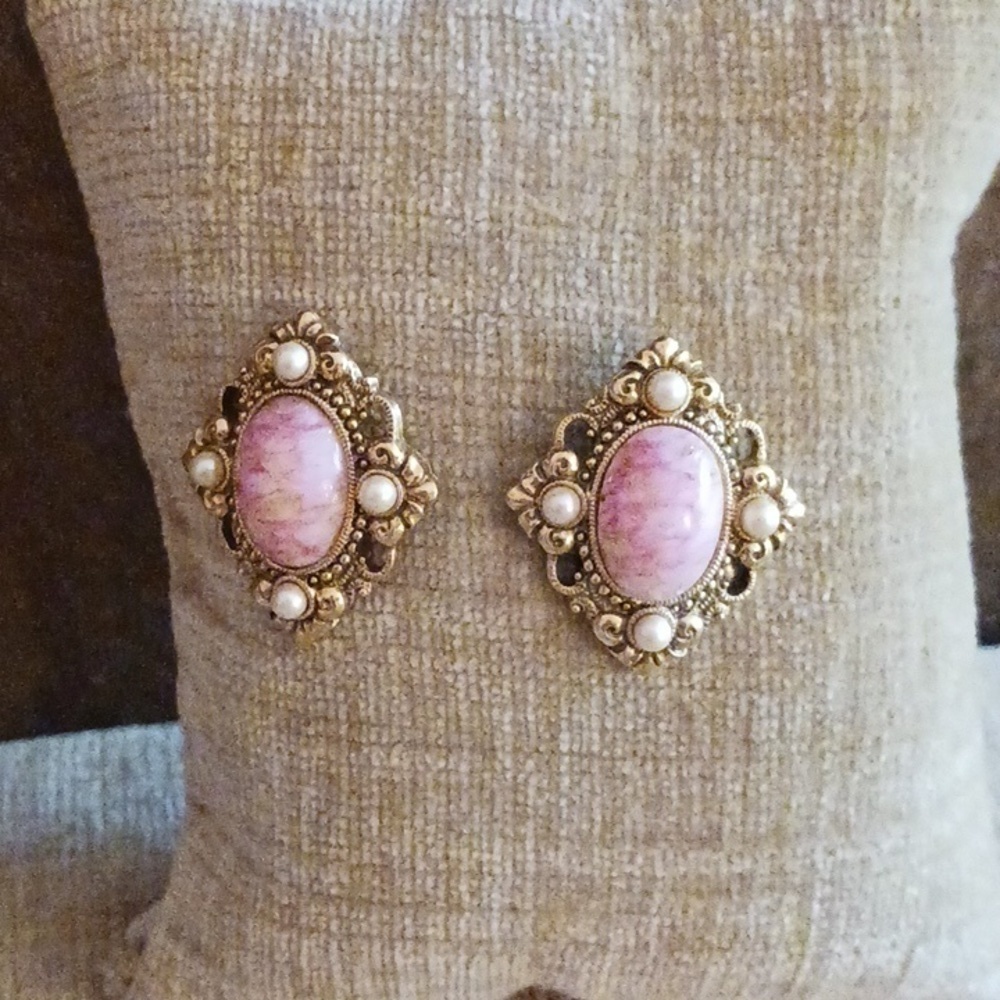 Gold Tone Faux Pearl & Pink Stone Post Earrings